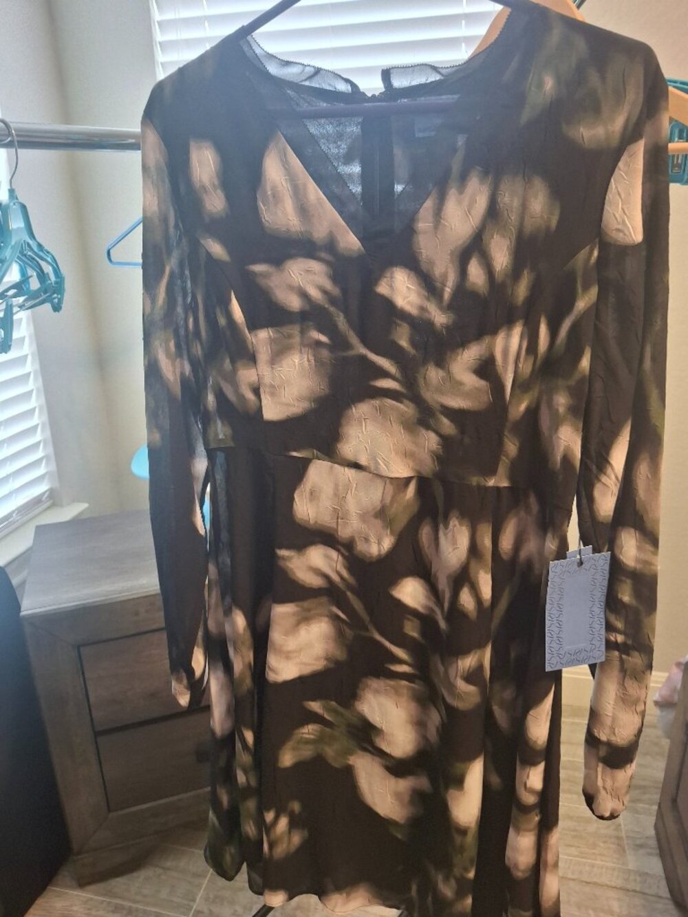 Simply Vera, Vera Wang, Size 8, Black, cream and dark green